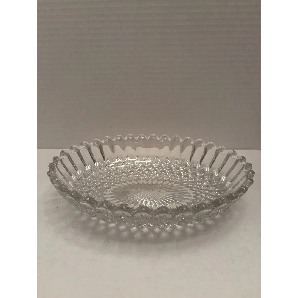 Vintage Clear Pressed Glass Oval‎ Bowl Diamond Point Sunburst Scalloped Rim 8.5